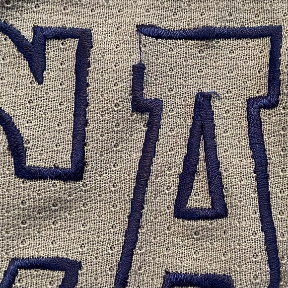 Vancouver Canucks Official Licensed NHL Jersey - Picture 5 of 7